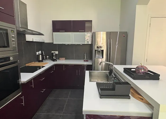 St Joseph Вілла *