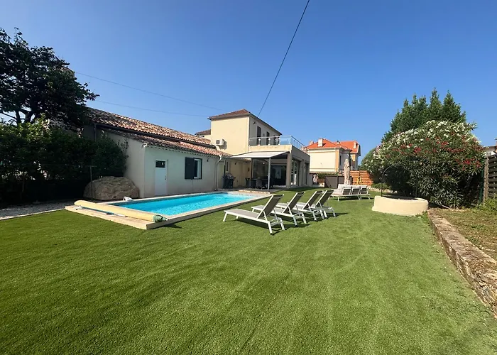 St Joseph Вілла *